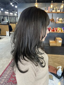 リンダイーロ(Linda Hiro) 【札幌円山】オリーブ/グレージュ/ロングレイヤー