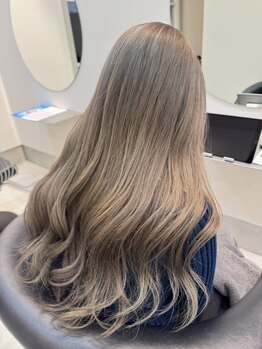 【1周年記念】上質×艶のある髪へ…美しい発色と指通り滑らかな艶髪◎長く続く魅力を最大限に引き出します