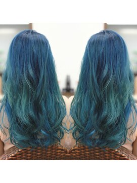 シャルティア(SHALLTIA) ハイトーン/ブリーチ/寒色系カラー/ブルーグリーン/派手/個性的