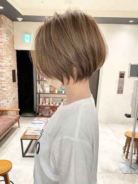 バンプ ギンザ(BUMP GINZA) 30代40代50代白髪ぼかし髪型白髪染め面長細目ハイライト伊