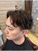 20代30代ツイストスパイラルパーマツーブロックマッシュ