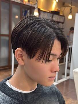 スタジオフォーエイチ(STUDIO 4H) シースルーセンターパート/ラウンドマッシュ/フェザーパーマ