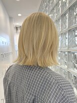 サンクプロジェクト(cinq PROJECT) ハイトーン切りっぱなしショートボブホワイトブロンドベージュ