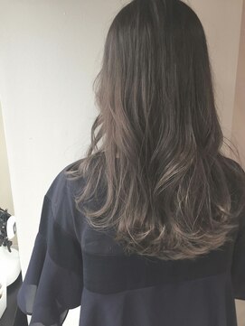 エース (ACE) ACE LA パーマ風ゆる巻き×プラチナラベージュ