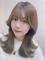 ユニ 表参道(uni)&nbsp;フェザーバングとレイヤーで大人かわいいオルチャンヘア