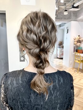 ロンプ(romp) ナチュラルローポニーアレンジ【romp恵比寿】