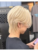 ギークス(GEEKS) 【GEEKS渋谷】センターパートウルフ/ブロンドベージュ/ブリーチ