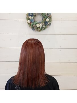シア(sia.) ナチュラル艶髪ミディアムストレート