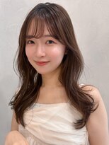 アグノス 青山(Agnos)&nbsp;ミディアムヘアハッシュカットグレージュレイヤー小顔