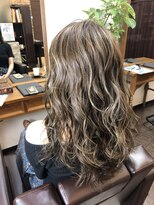 キャラ 池袋本店(CHARA)&nbsp;コントラストハイライト×レイヤーカット【玉城光】