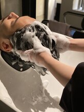 リフト効果のある極上ヘッドスパが大人気トリートメント/カラー/縮毛矯正/髪質改善/韓国/前髪カット/恵比寿