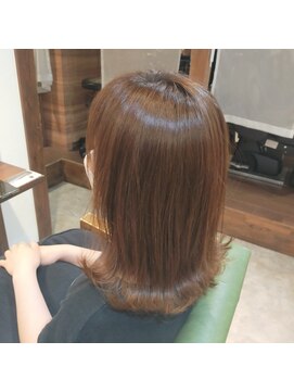 ネウィサリュー 立川(newi saLyu) ワンレンボブ前下がりショート内巻きワンカール鎖骨ミディアム