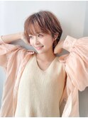 丸みショートボブで美シルエットに