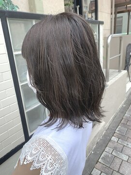 シャーマン(SHERMAN) ウェーブ仕上げ　外ハネディープアッシュ