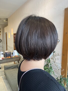 ヘアーアンドメイク エクリ 不動前店(Hair&Make equri) 【目黒美容室】30代40代ショート・艶感秋カラー・透明感カラー