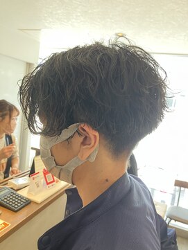 エヌプラス(N+) 波巻きツイストスパイラル刈り上げセンターパートサーフカール