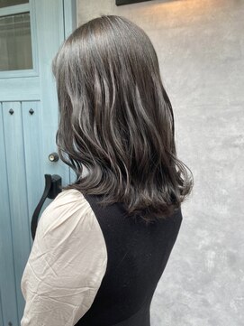 ノア(noa) 暗髪オリーブグレー