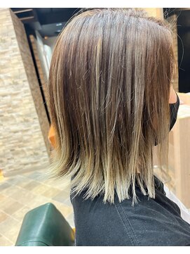 モアヘアーセカンド(MORE-HAIR Second) ホワイトベージュグラデーションカラー