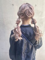 ディア(.eer)&nbsp;ライブやイベントに...☆" // ふわふわ三つ編みツインテール