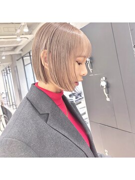 ベモ(NVEMO) ミルクティーボブハイトーンボブケアブリーチダブルカラー