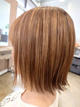 立体感をつくる3Dカラーもお任せ♪低ダメージ＆柔らかな印象の『COTA』カラーで外国人風の透明感や艶感に♪