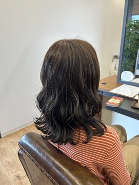 ラミール クオリティオブライフ(lamiell Quality of life) ミディアム/艶髪/ハイライト/白髪ぼかし