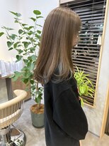 コンネ(CONNE.)&nbsp;ワンカール×ベージュカラー