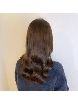 ジーナ 銀座中央通り(Zina) 小顔オリーブカラーボブルフハイライトカラークールショート