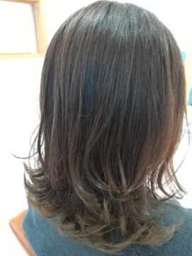 マレア(Marea) オリーブグレージュ