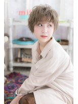 ミック ヘアアンドメイク アップ 駒込店(miq Hair&Make up)&nbsp;個性的ホワイティグレージュ外国人風無造作束感ショートb1