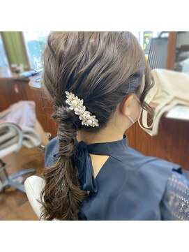 クレア(Crea) ローポニーテール