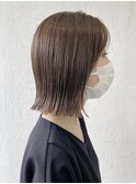 ぷつっとベージュボブ。