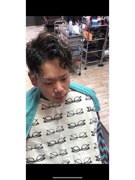 ヘアールームノア(Hair room Noa) ツーブロックセンターパート