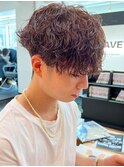 波巻きパーマセンターパートツーブロックスパイラルパーマ