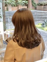 ハグズ&nbsp;《選べるヘッドスパ》カット＋「素」髪ケア＋ケアカラー