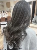 レイヤーカット×シルバーアッシュ