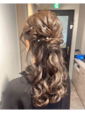 ナンバー アリア 三軒茶屋(N° aria) 《三軒茶屋 Aria》お呼ばれスタイルハーフアップ