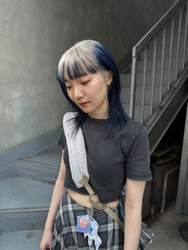 ビビト(bibito) bibito ルーツカラー　グラデーション　ウルフカット　ブリーチ