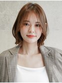小顔ボブ外ハネベージュカラーレイヤー前髪なし