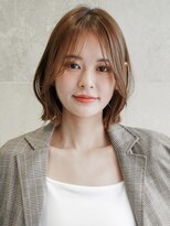 ビビディバビディブー(Bibbidi.bobbidi.boo) 小顔ボブ外ハネベージュカラーレイヤー前髪なし