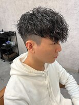 エルマーク 心斎橋(L-MARK) スペインカールスパイラルパーマツイストパーマフェード短髪