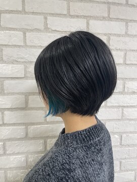アッシュ 稲田堤店(Ash) ショートボブ×イヤリングブルー