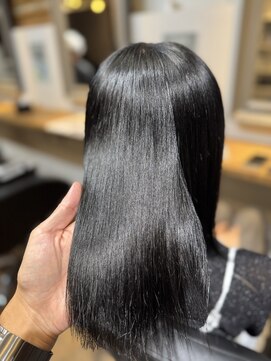 エストヘアーバイ フレンズ 新宿店(est hair by friends) ブルーブラック