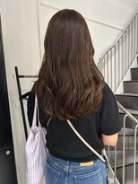 カミエ(kamie)&nbsp;ベージュロングは大人っぽさが引き立つ×カット,カラー,トリー