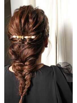 ホワイトルーム(White Room) フィッシュボーン×ダウンスタイル