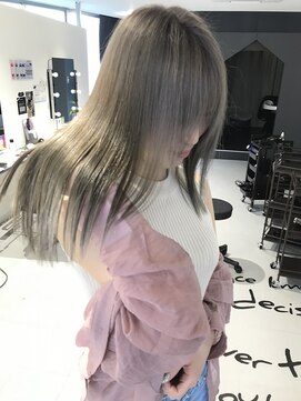 キング 枚方店(K!ng) ホワイトベージュのダブルカラー