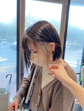 リノショアーズ 日本大通り店(RINOSHORES) コントラストインナーカラーイヤリングカラーホワイトベージュ