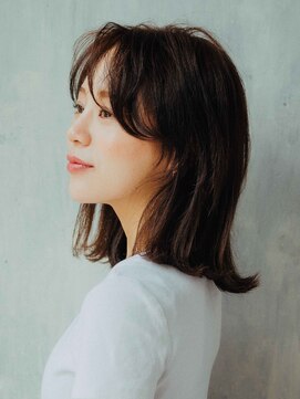 エイル 上大岡店(aile) 切りっぱなし ミディアムヘア〔上大岡/上大岡駅〕