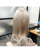 ナンバー アリア 三軒茶屋(N° aria)&nbsp;《三軒茶屋 N°aria》ヘアケアが大事！ぱつっとホワイトベージュ