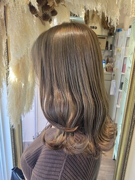 クエ(QUE) ミルクティーベージュ/透明感カラー/ブリーチなしカラー/横浜